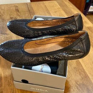 Vionic black flats, size 9. Original box. Perfect condition.
